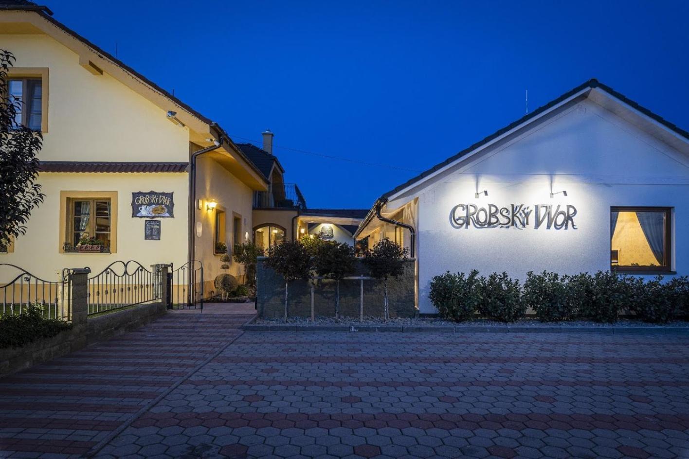 Penzion Grobsky Dvor Slovensky Grob Экстерьер фото