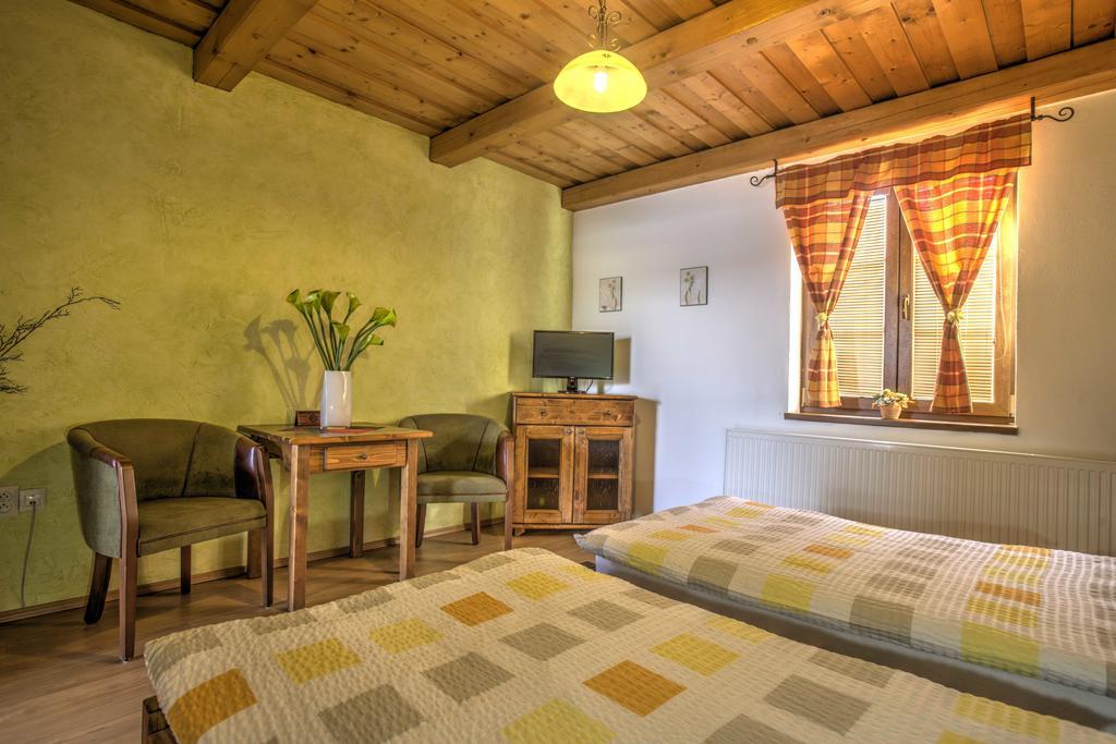 Penzion Grobsky Dvor Slovensky Grob Номер фото