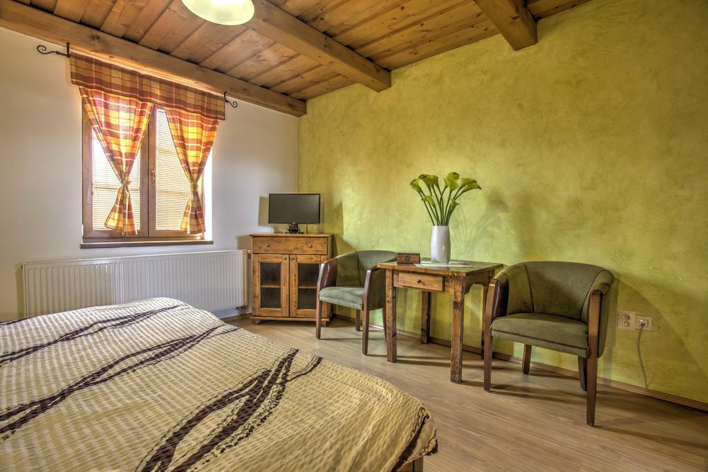 Penzion Grobsky Dvor Slovensky Grob Номер фото
